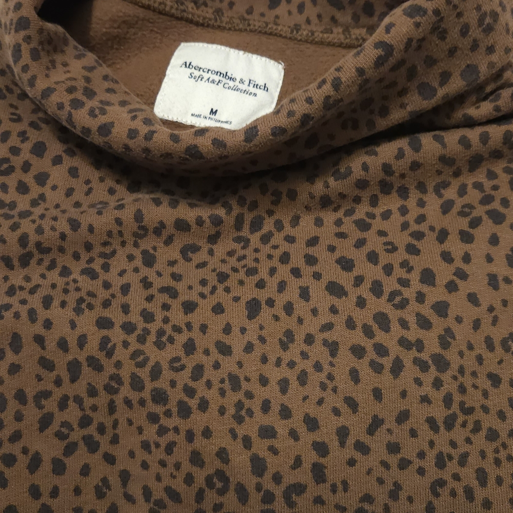 Abercrombie & Fitch Turtleneck in Brown Animal Print Size Medium